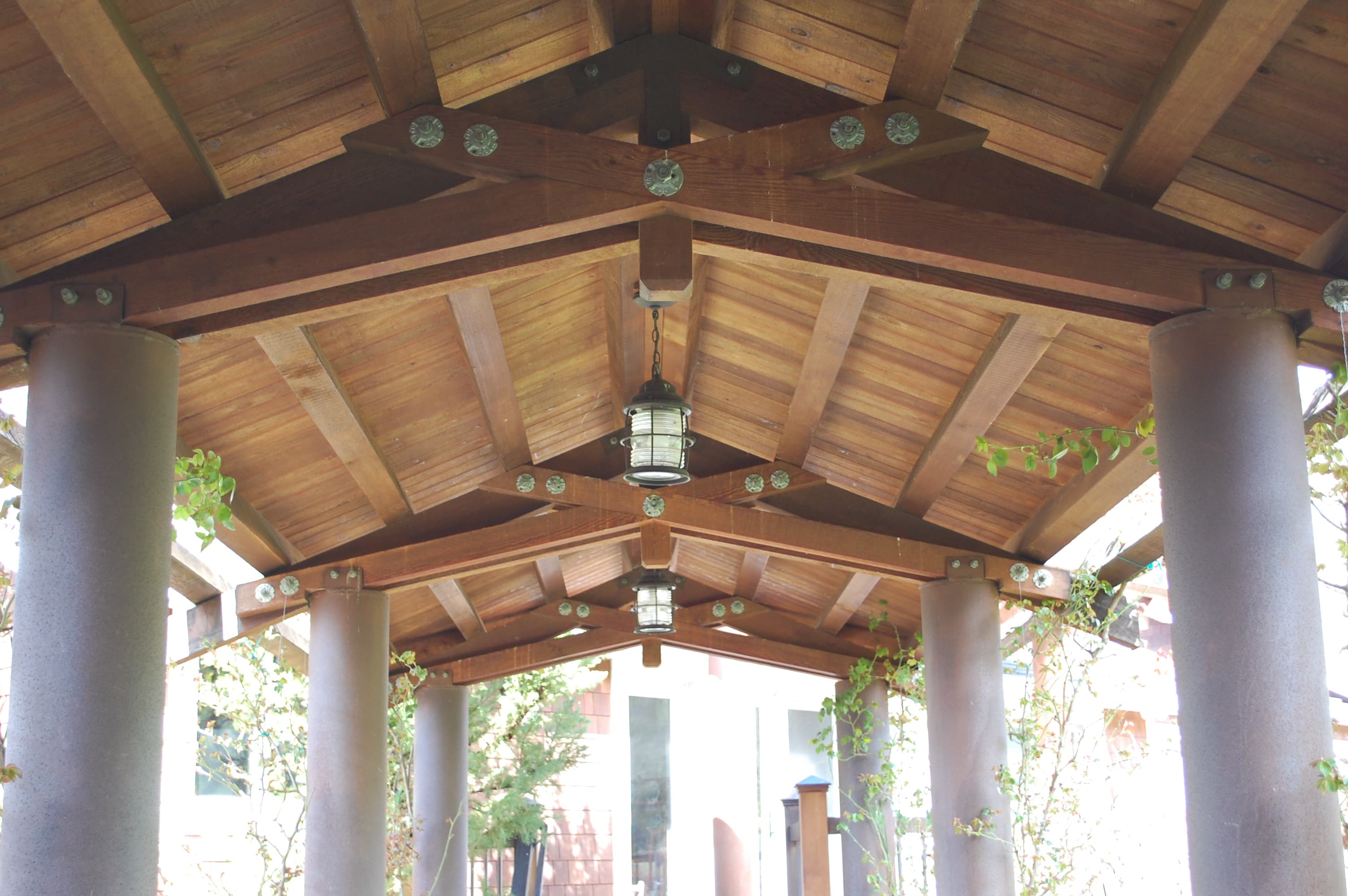 Arcade scissor truss