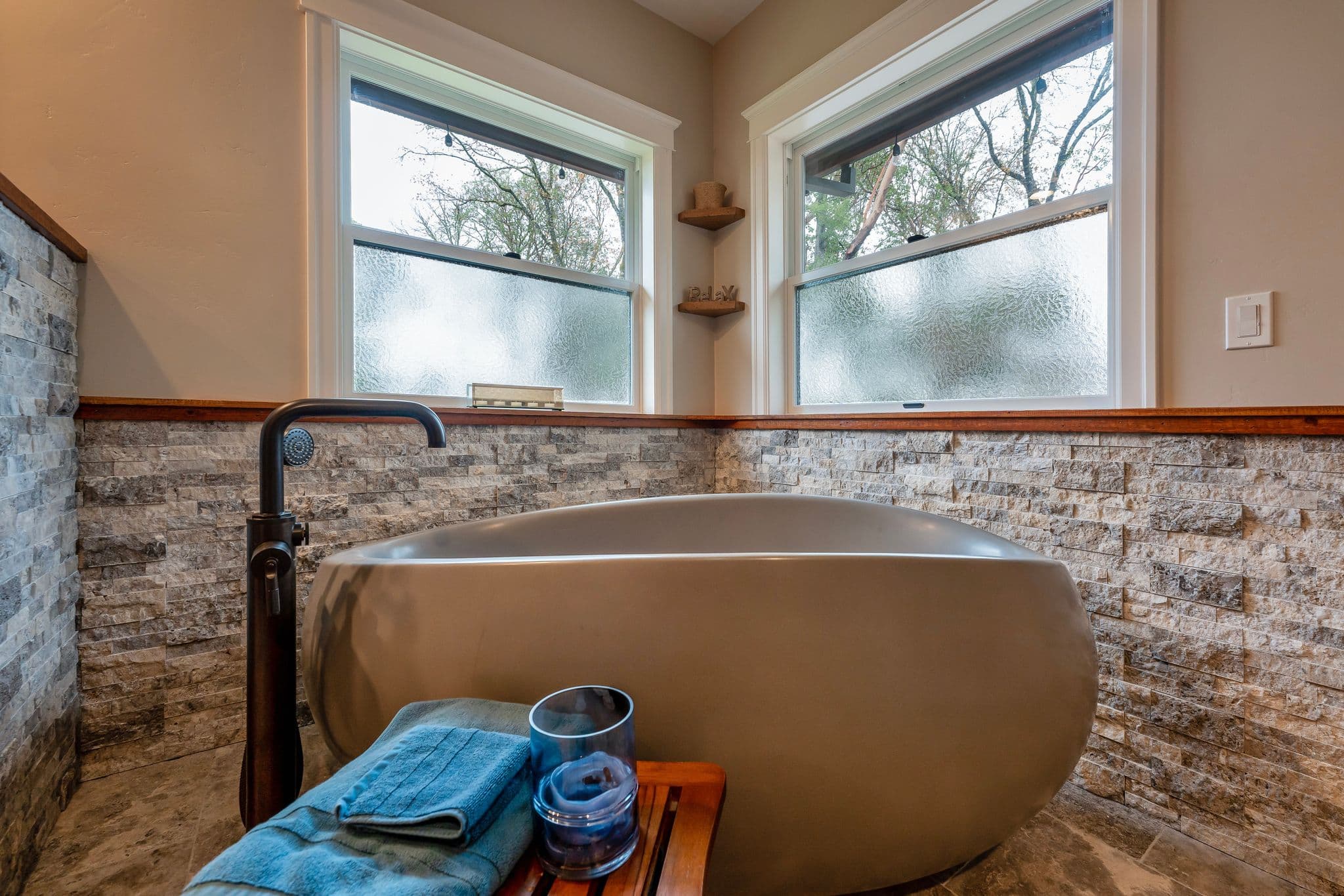 Master bathroom soaking tub